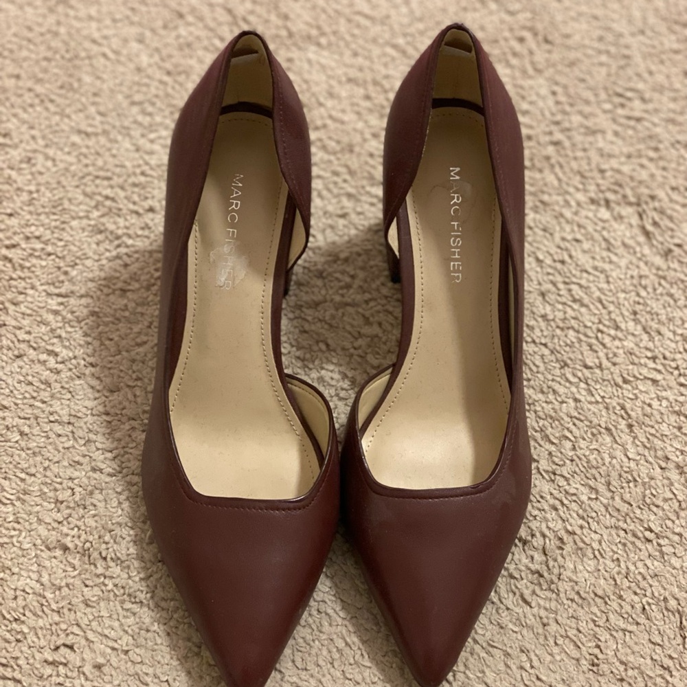 Marc Fisher Women's Burgundy Block Heel Pumps
